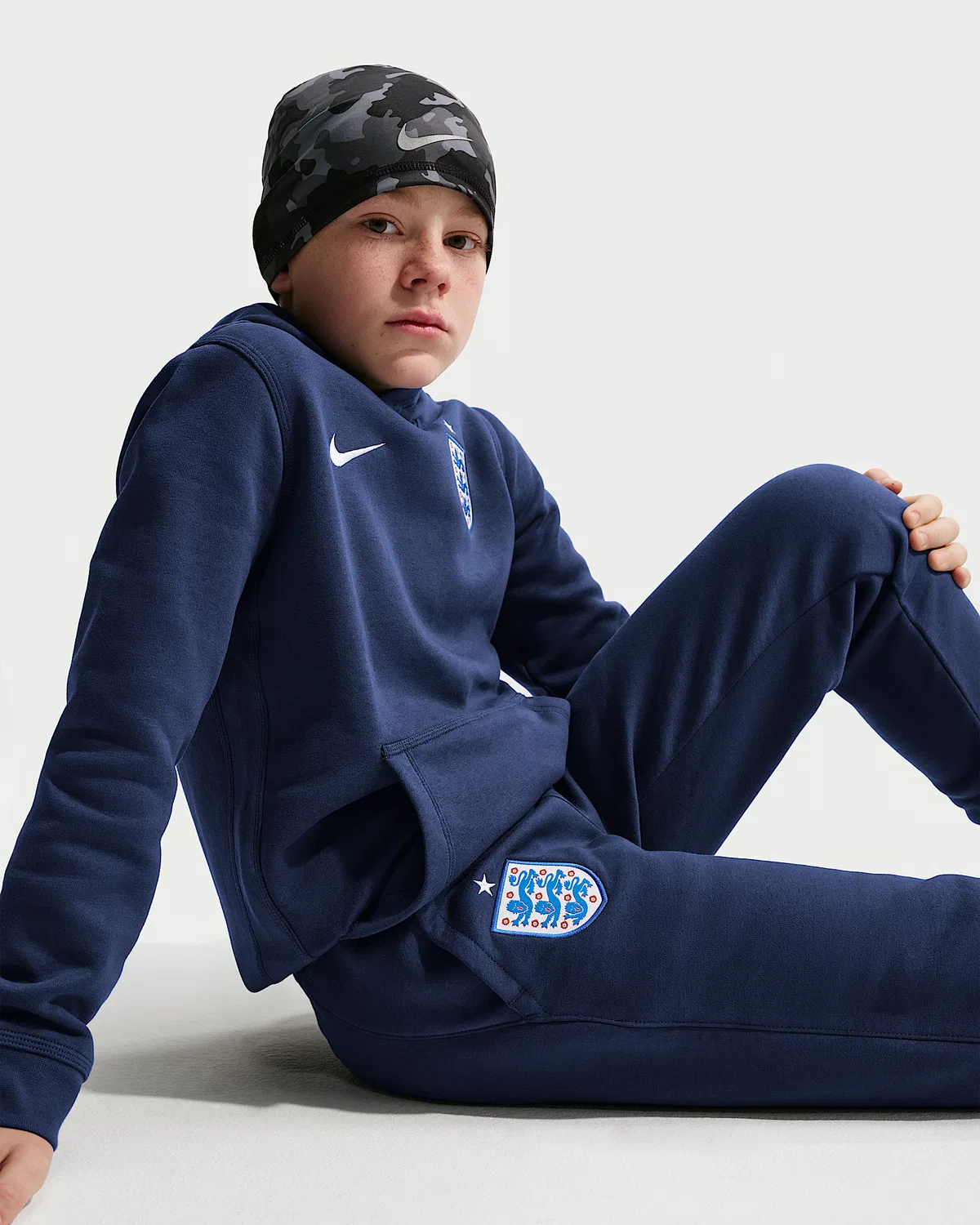 Детские (мальчики) спортивные штаны Nike Soccer Joggers England Club Fleece, Midnight Navy/White — фото 4