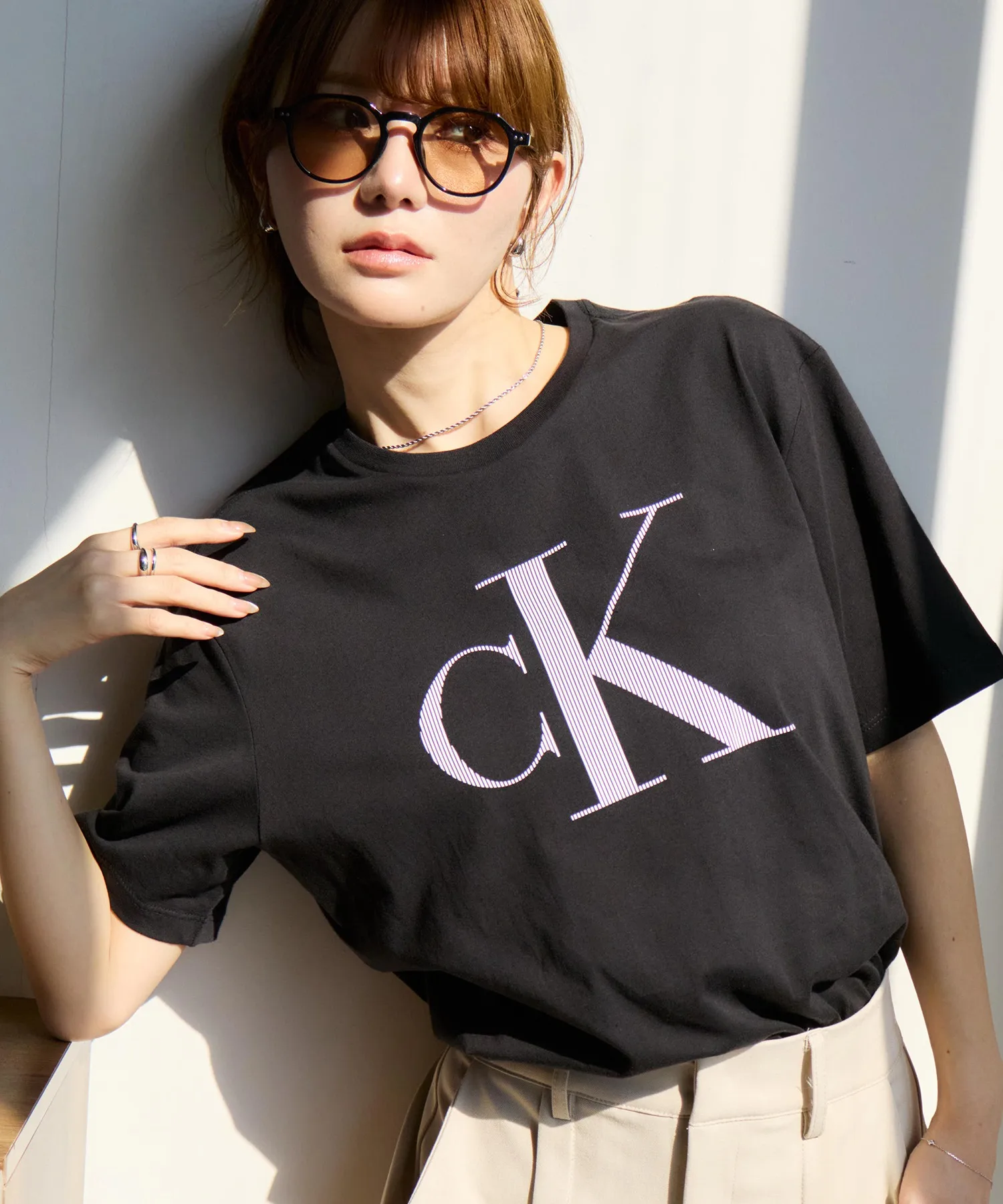 Мужские и женские футболки с логотипом Monogram SS Calvin Klein чёрные — фото 2
