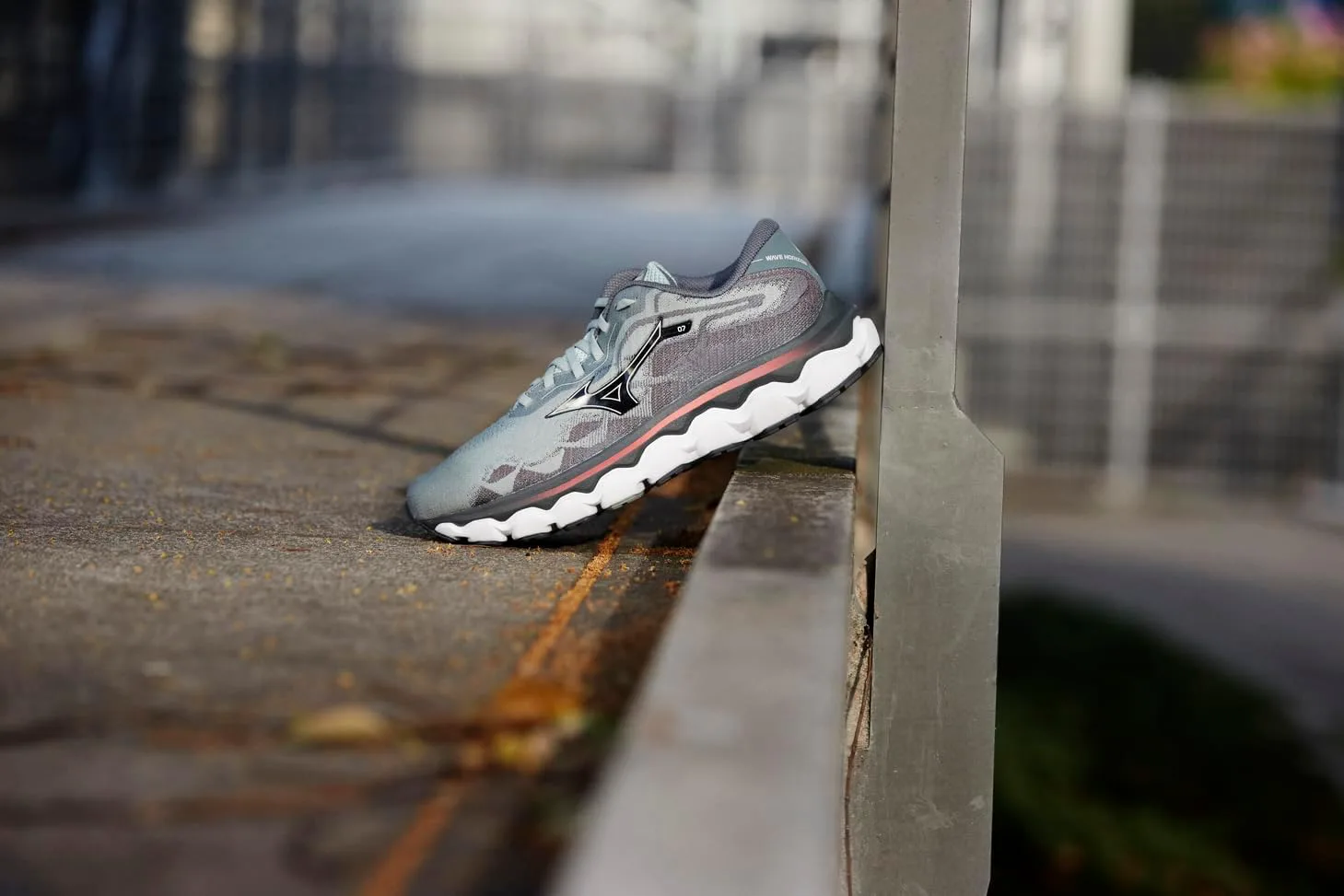 Мужские беговые кроссовки Mizuno Wave Horizon 3 — фото 3