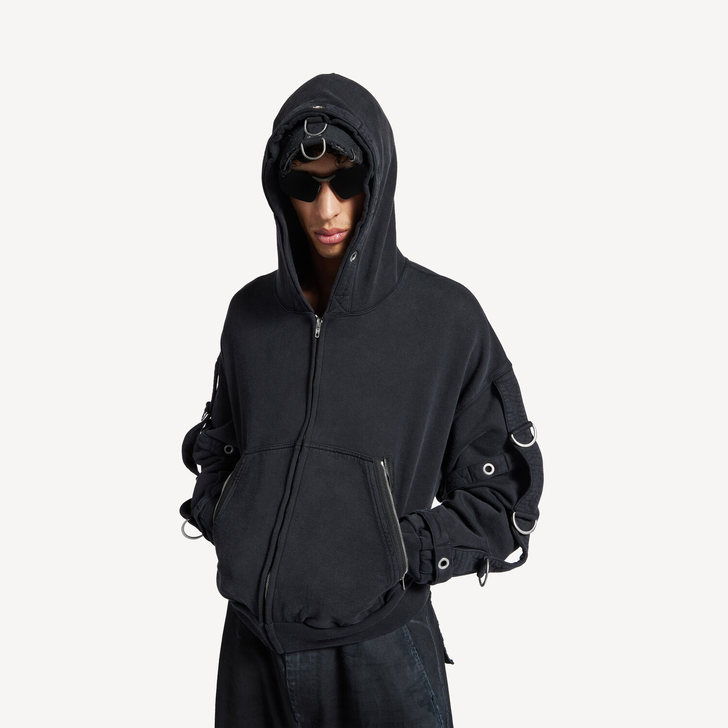 Толстовка Balenciaga D-Ring Cargo Zip-Up, выцветший черный — фото 4