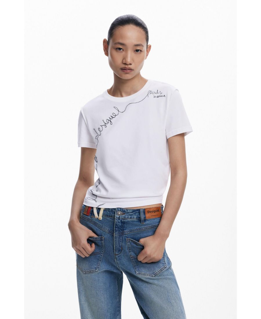 

Женская футболка с вышитой надписью Desigual, White