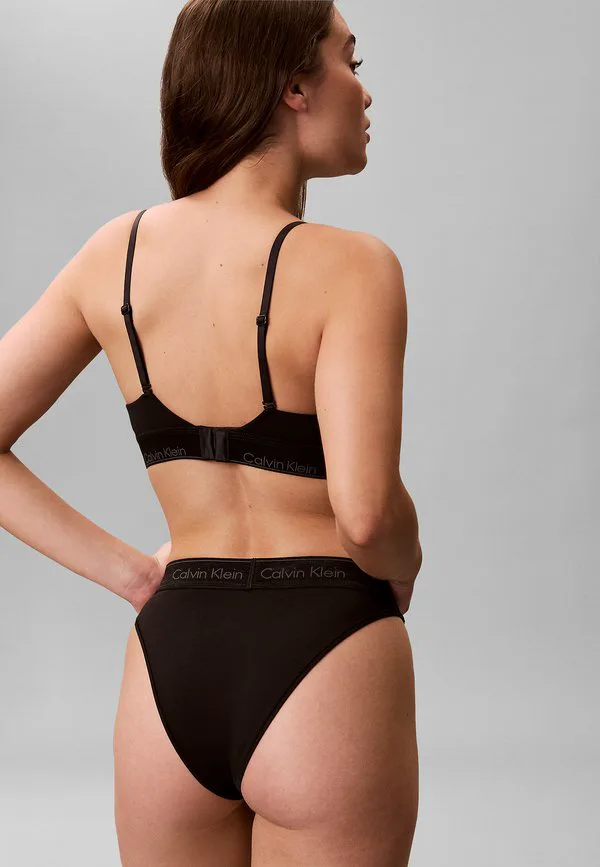 Светлый треугольный бюстгальтер с иконкой Calvin Klein, Black — фото 3