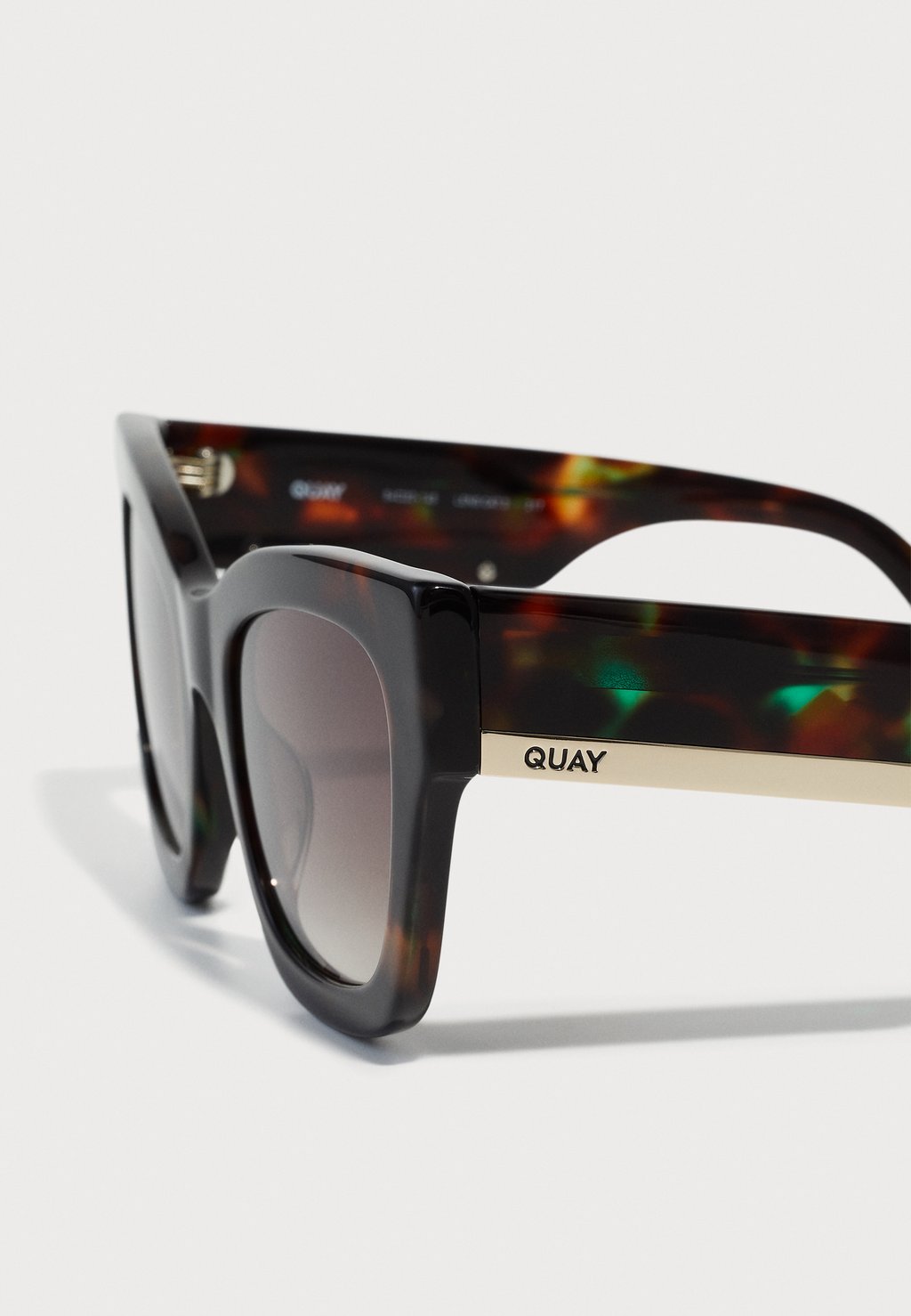 

Солнцезащитные очки BY THE WAY QUAY AUSTRALIA, зеленый