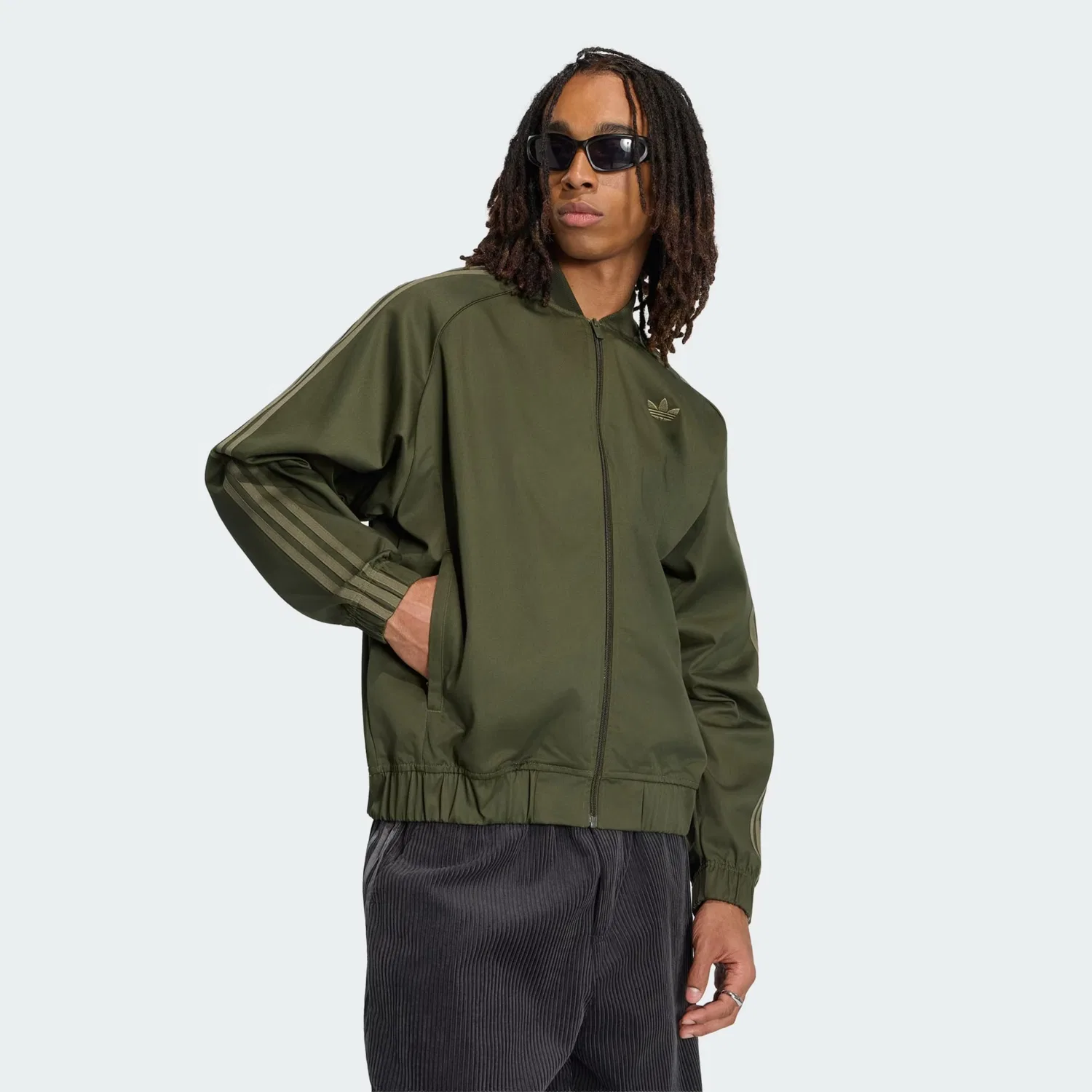 Куртка Adidas Originals Between-Season Sst Adicolor Classics в цветах хаки и темно-зеленом — фото 4