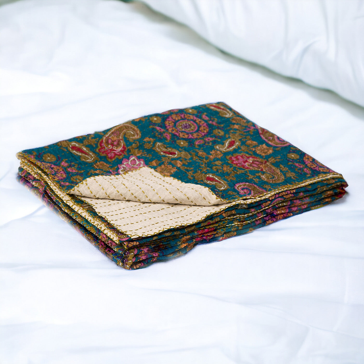 

Зеленое и розовое хлопковое одеяло Kantha с узором пейсли размером 50 x 70 дюймов с вышивкой Homezia, цвет Multicolored