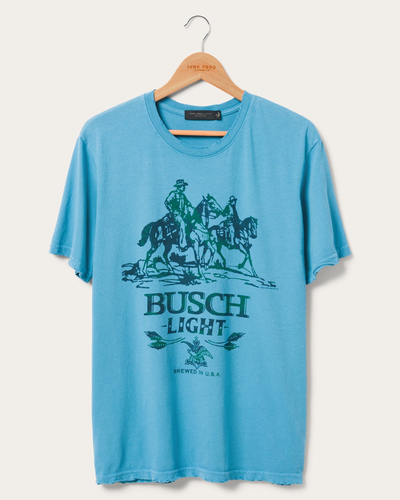 

Футболка Busch Light Vintage Junk Food Clothing, цвет ashley blue