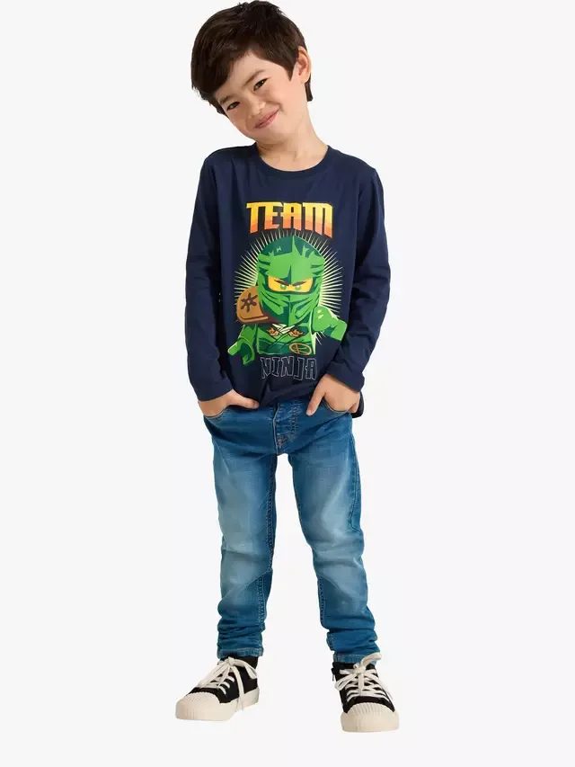 Детская хлопковая футболка с длинными рукавами Ninjago, темно-синяя Lindex — фото 2