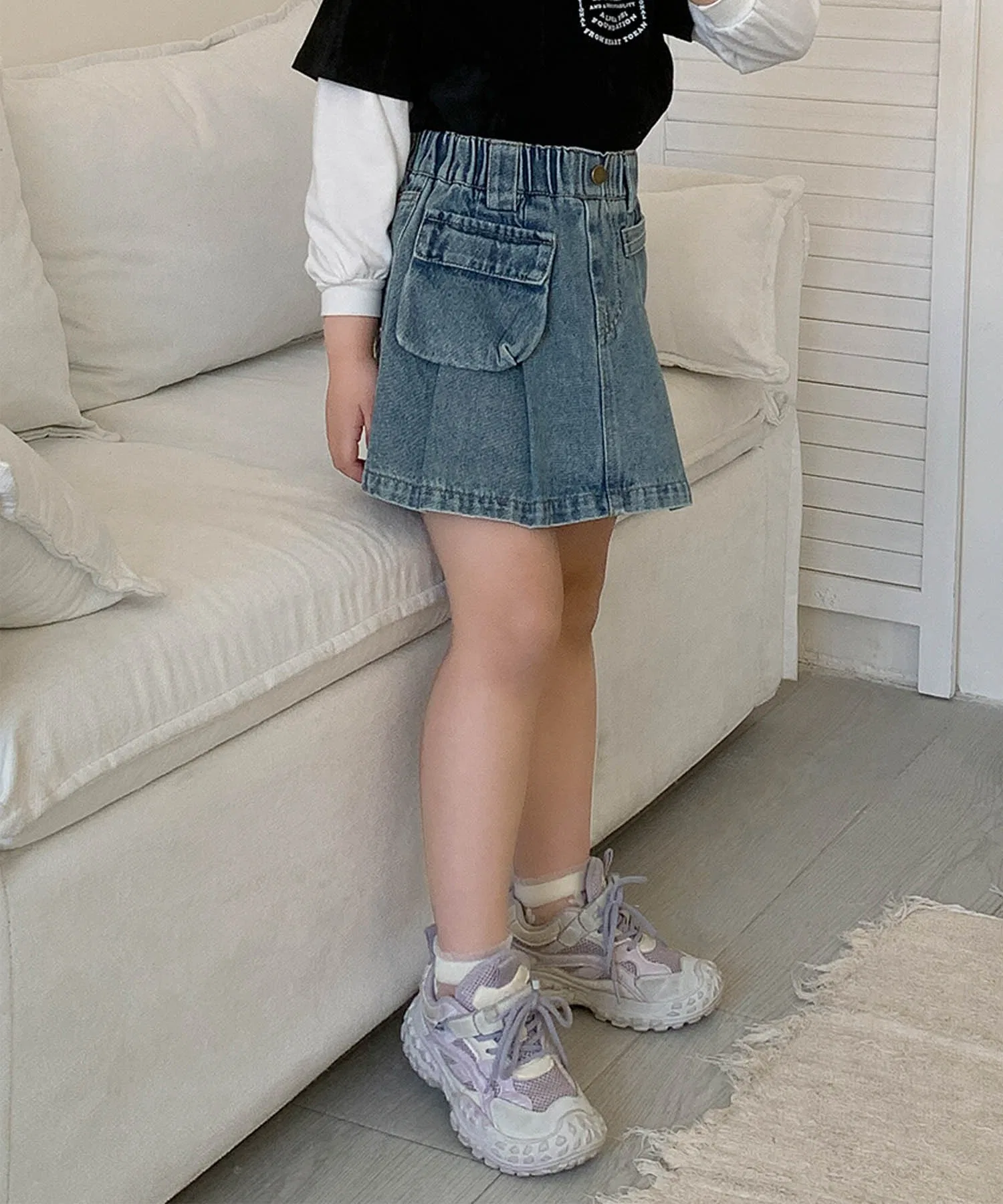 【aimoha-KIDS-】Детская джинсовая плиссированная юбка с круглыми карманами — фото 2