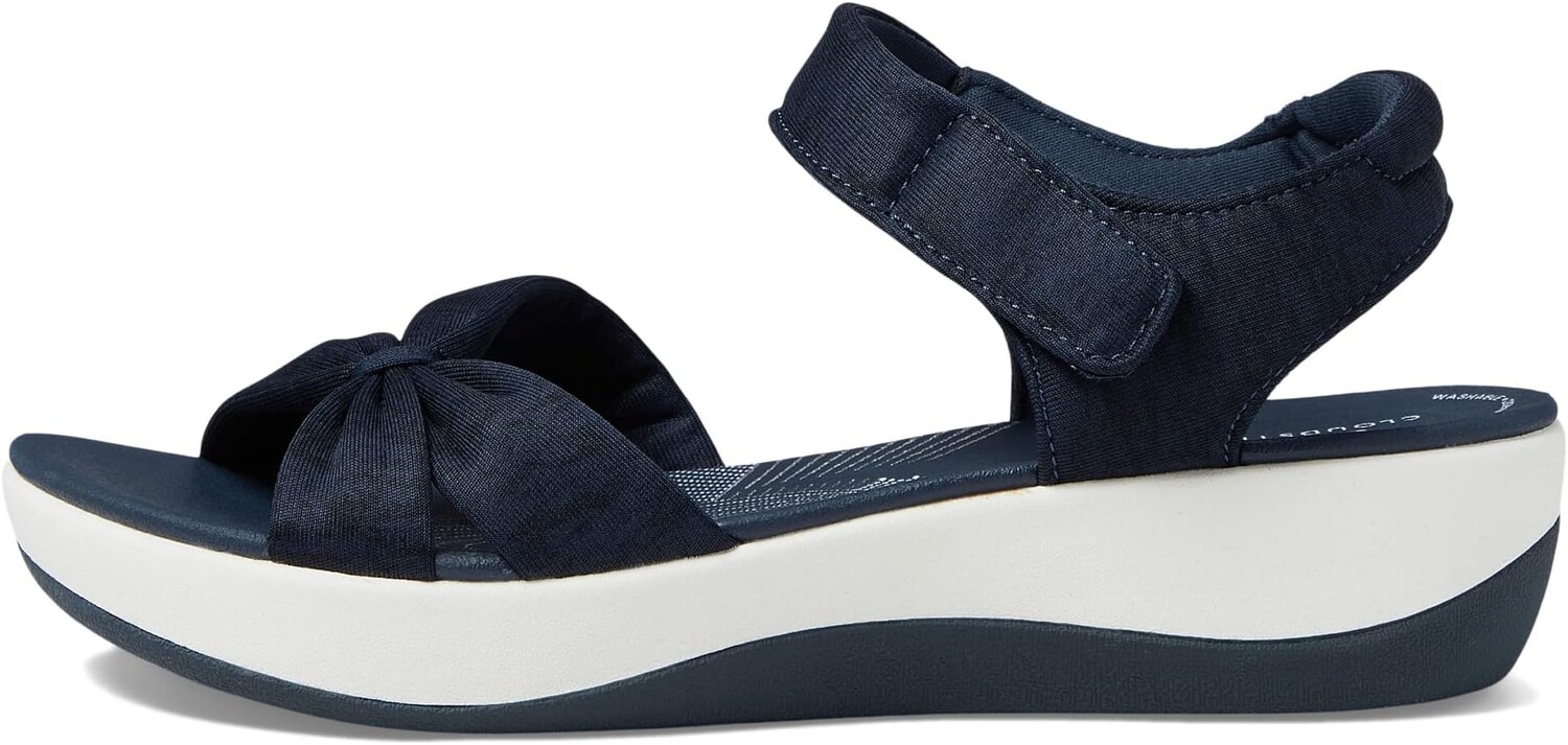 Сандалии на плоской подошве Arla Shore Clarks, цвет Navy Textile — фото 4