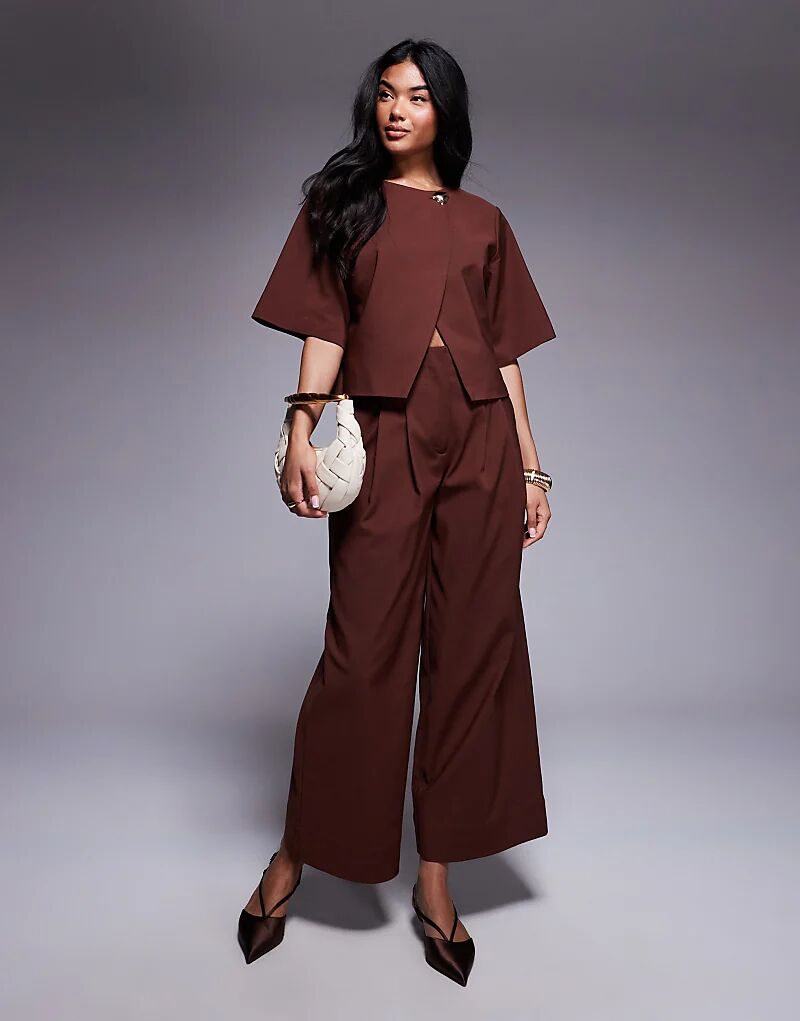 

Укороченные брюки ASOS DESIGN с хлястиком на талии шоколадного цвета