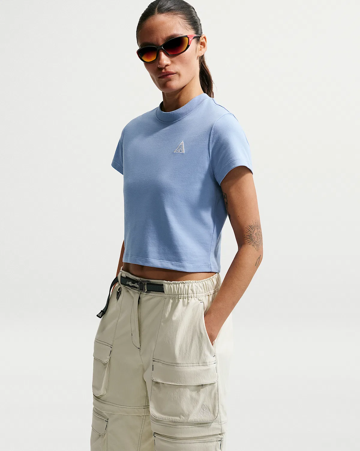 Женский топ Nike ACG Dri-FIT с коротким рукавом, Work Blue/Summit White — фото 3