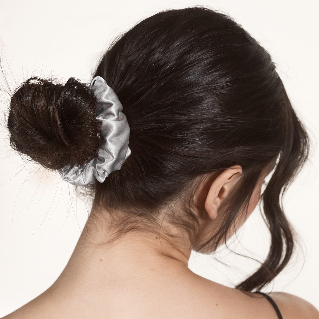 Резинка для волос pure silk scrunchies large Slip, количество 1 шт. — фото 4