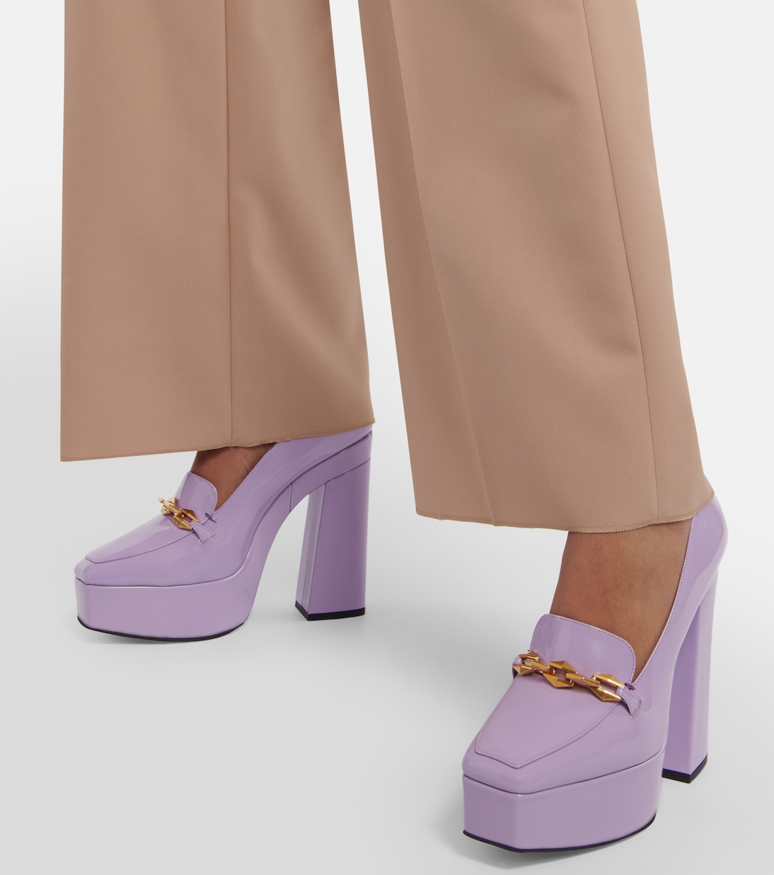 Туфли-лодочки из лакированной кожи с отделкой Diamond Tilda Jimmy Choo, Wisteria — фото 4