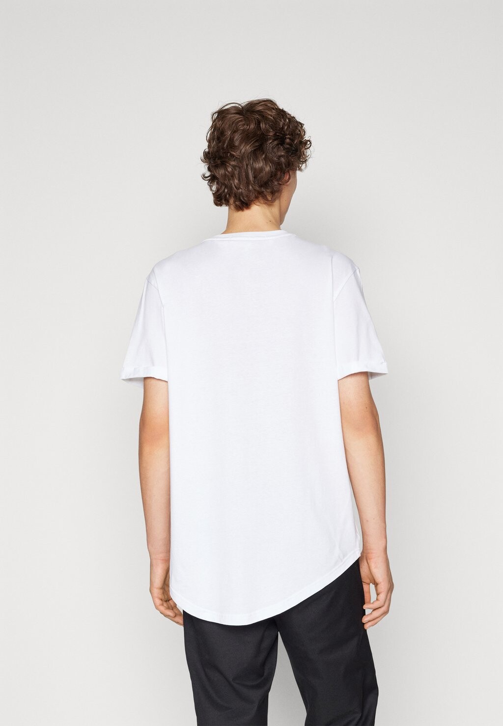 Базовая футболка Badge Turn Up Sleeve Calvin Klein Jeans, белый — фото 4
