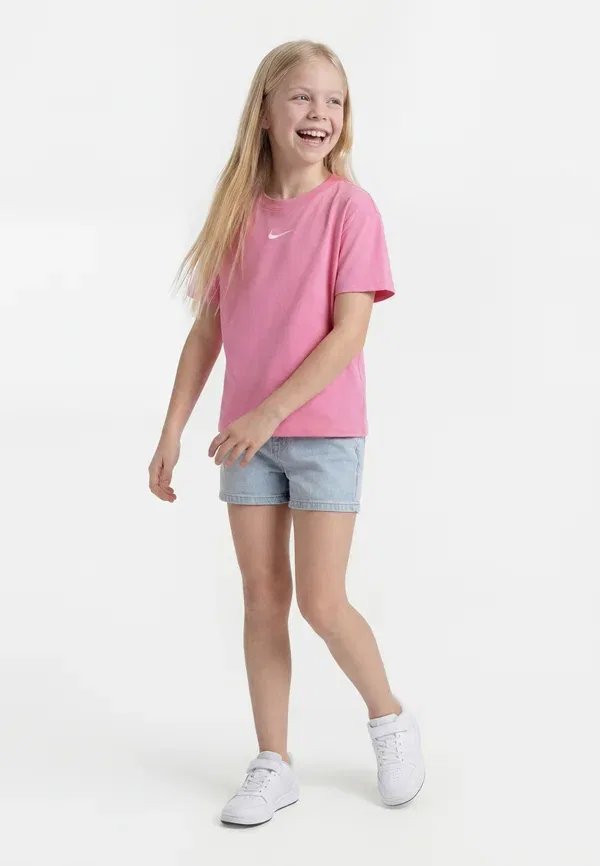 Футболка базовая Nike Sportswear, пион