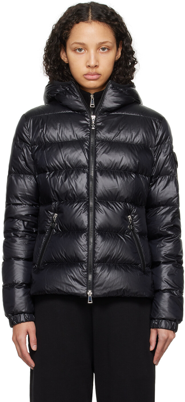 

Черный пуховик с блестками Moncler
