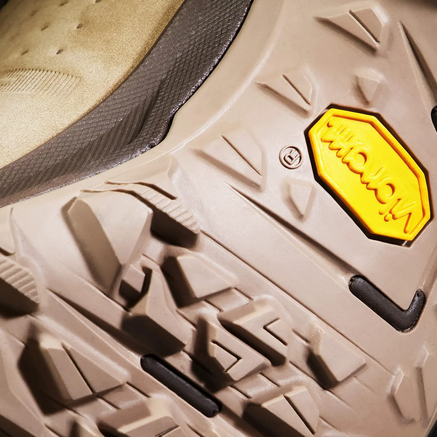 Мужские походные ботинки Mammut Mercury IV Low GTX, титан-ярко-красный, подошва Vibram, 3D мемо-пена, комфорт для дневных походов — фото 4