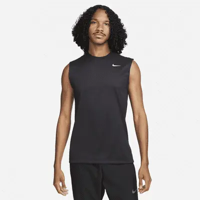 

Футболка Nike Dri-FIT Legend, цвет Black/Matte Silver