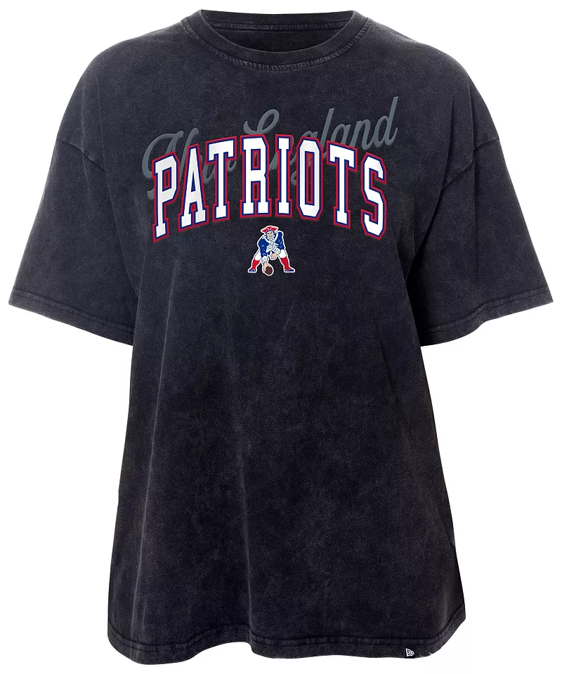 

Женская объемная черная футболка New Era New England Patriots Wash
