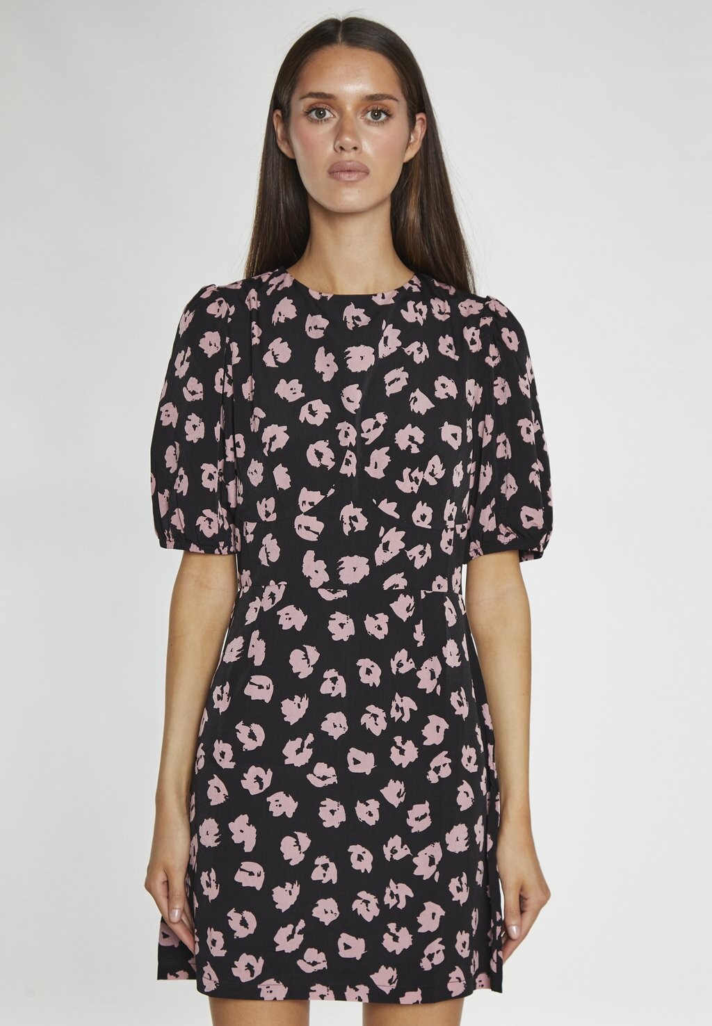 

Дневное платье SPLODGE PUFF SLEEVE Glamorous, черный