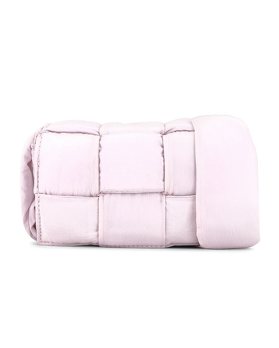 

Сумка кросс-боди Bottega Veneta Borsa, цвет Bliss Washed & Silver