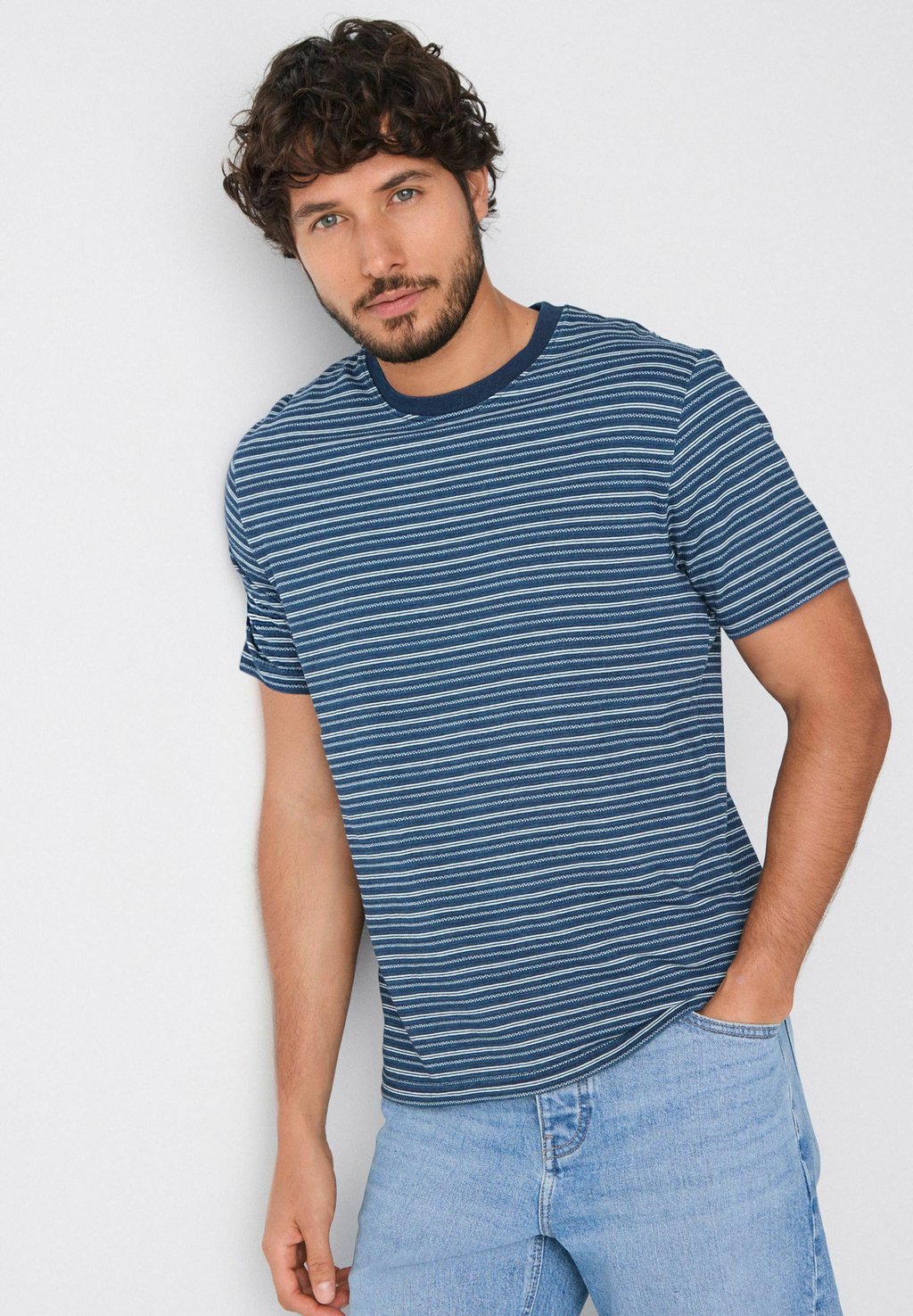 

Футболка с принтом REGULAR FIT STRIPE Next, синий