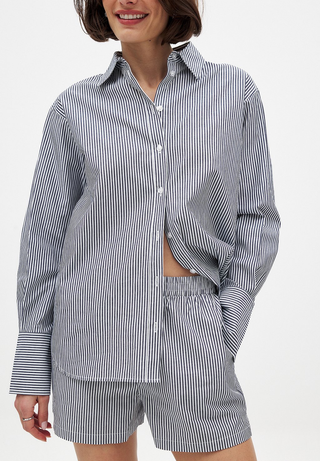 

Шорты STRIPED ELASTIC WAIST NA-KD, темно-синий
