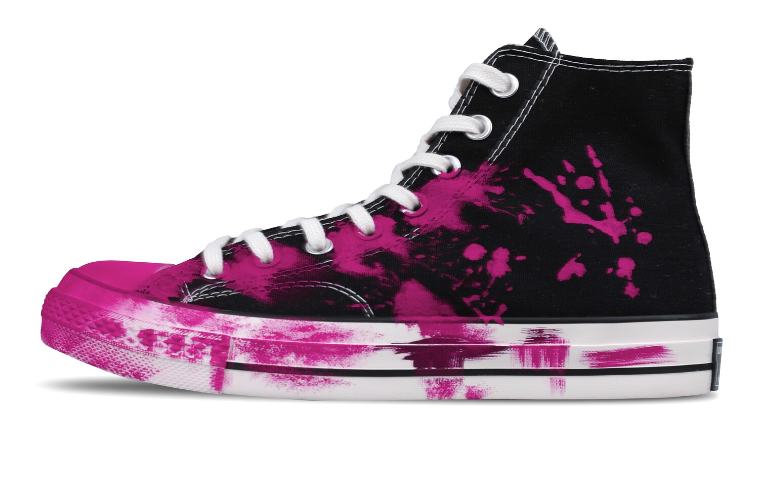 

1970-е годы. Холщовые кеды унисекс с высоким берцем, черный/красный Converse