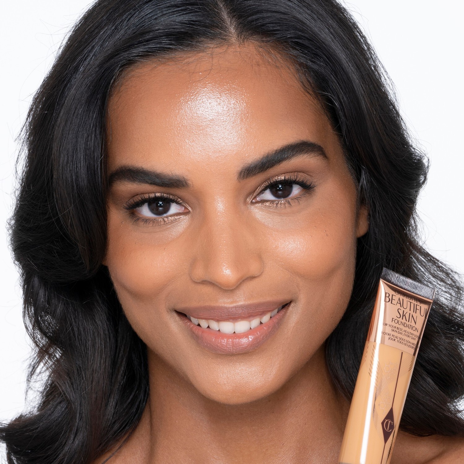 Тональный крем для лица beautiful skin Charlotte Tilbury, 10 - neutral, объем 30 мл — фото 2