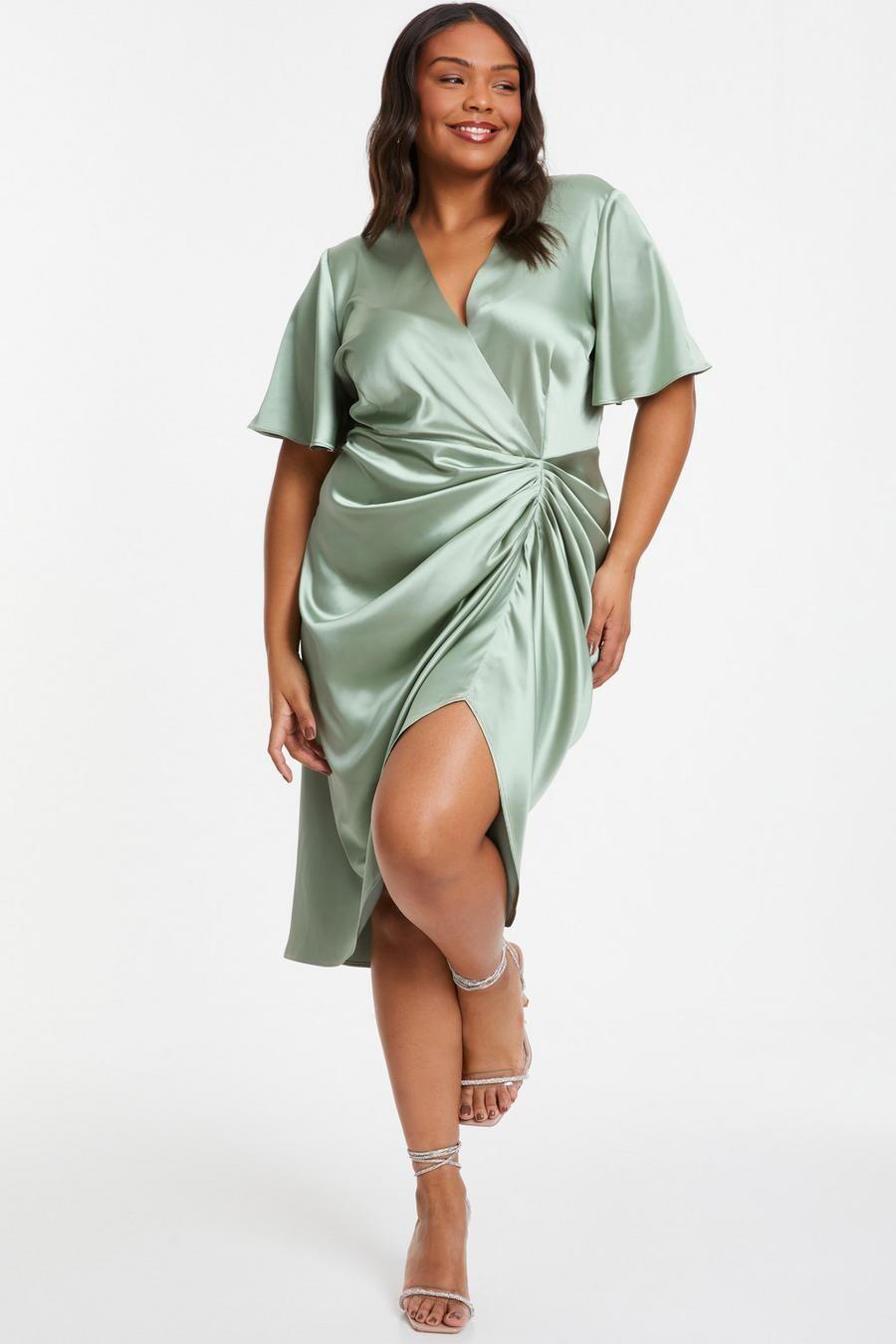 

Платье-миди Curve Sage из атласа с оборками и запахом QUIZ Clothing