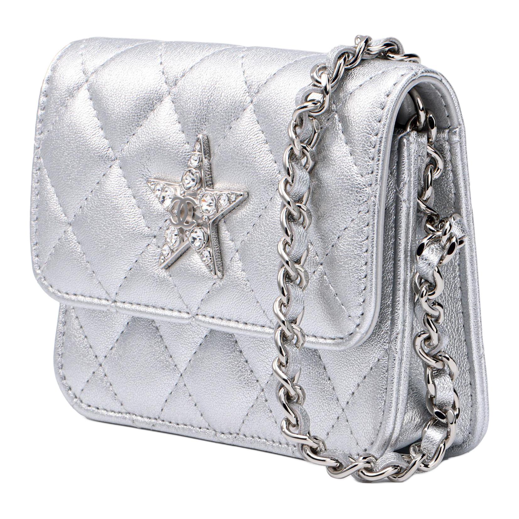 CHANEL Сумка через плечо из овчины с серебристой пряжкой, кроссбоди женская Silver — фото 2