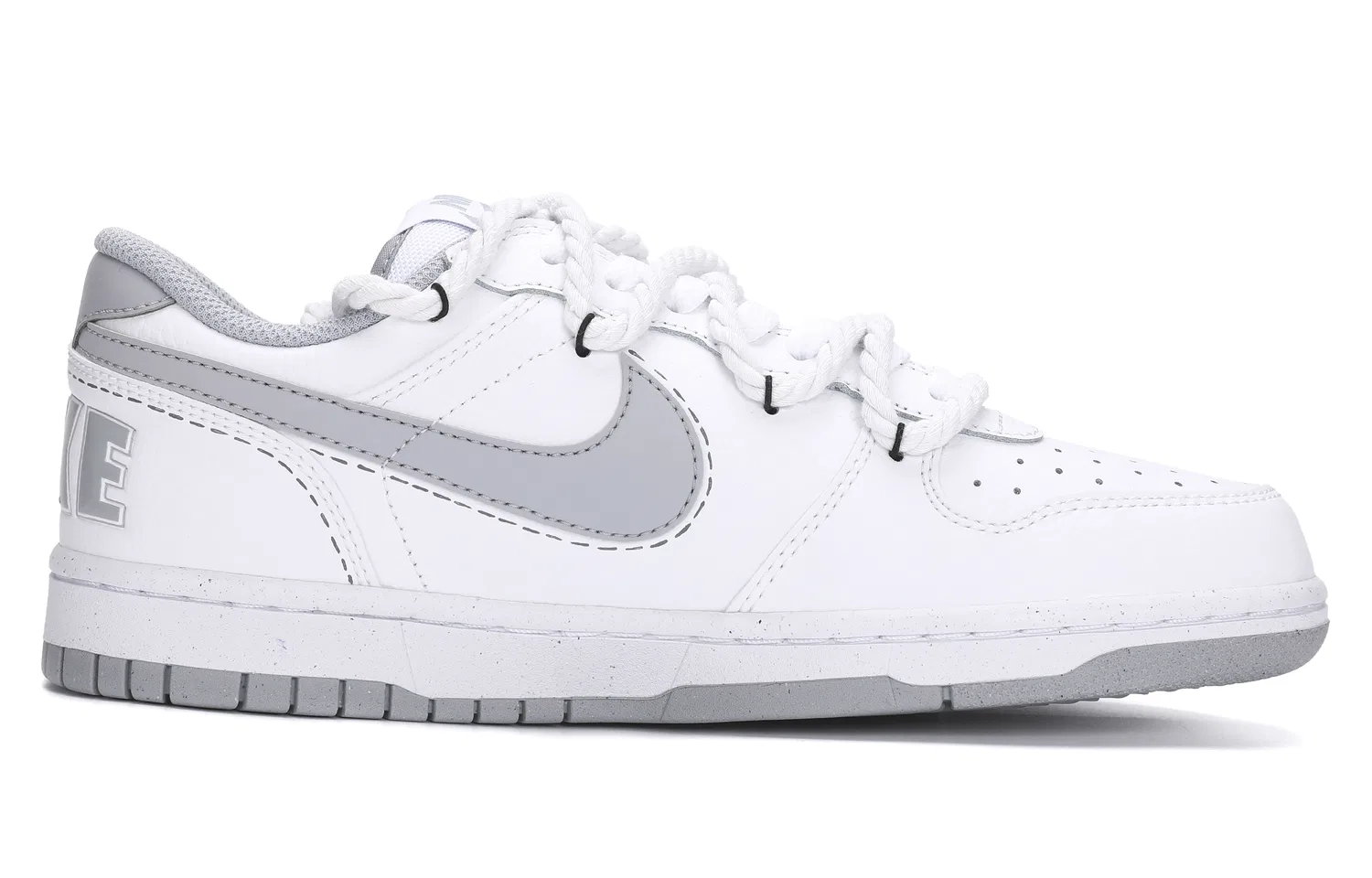 Кроссовки скейтбордические Nike Dunk Low бело-серые — фото 3