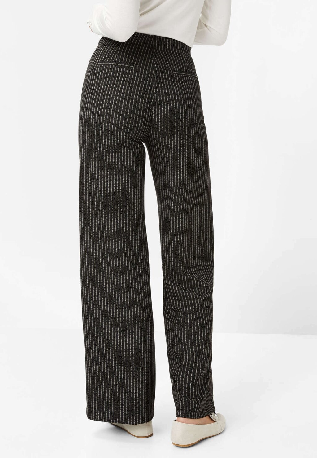 

Брюки STYLE LILLYTH FLARED BRAX, черный