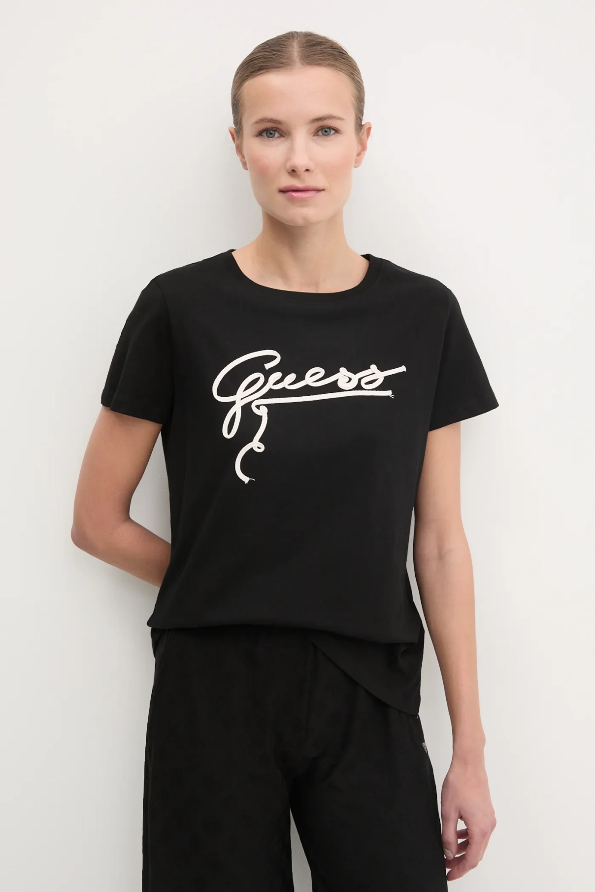 

Футболка MISTY из хлопка Guess, черный