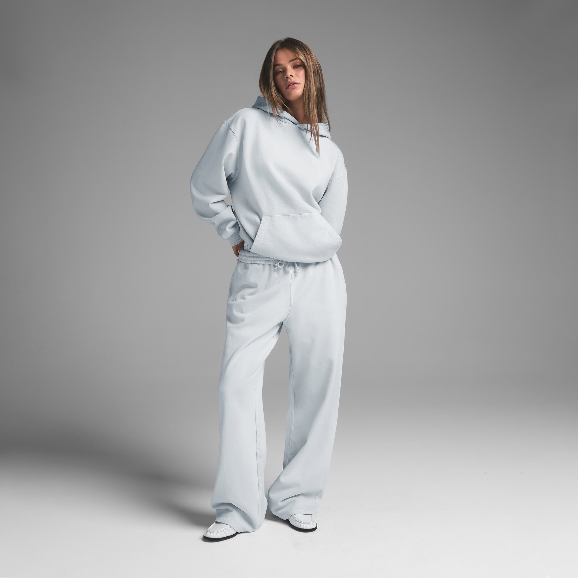

Прямые брюки SKIMS, цвет zen blue