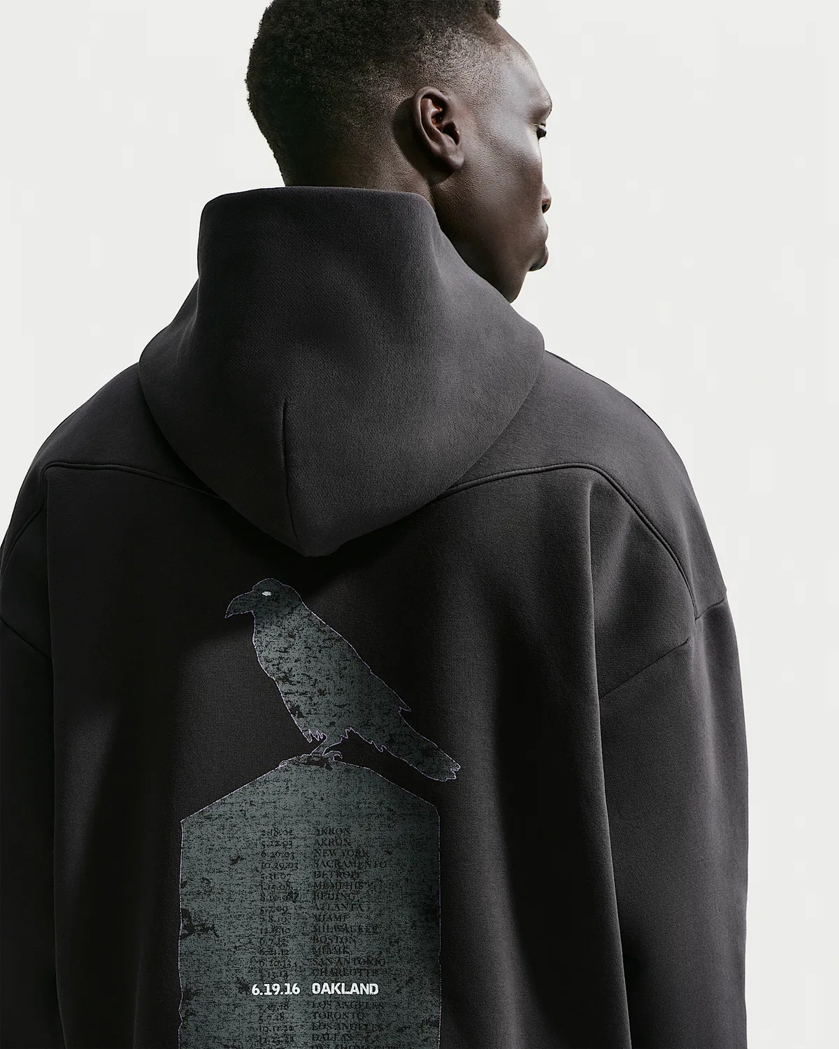 Мужская толстовка Therma-FIT Brushed Basketball Pullover Hoodie LeBron "Hurt Feelings", Off Noir — фото 2