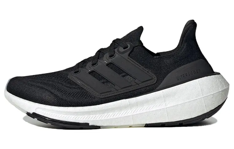 

Кроссовки adidas Ultra Boost Light Core Black Crystal White Women's, черный