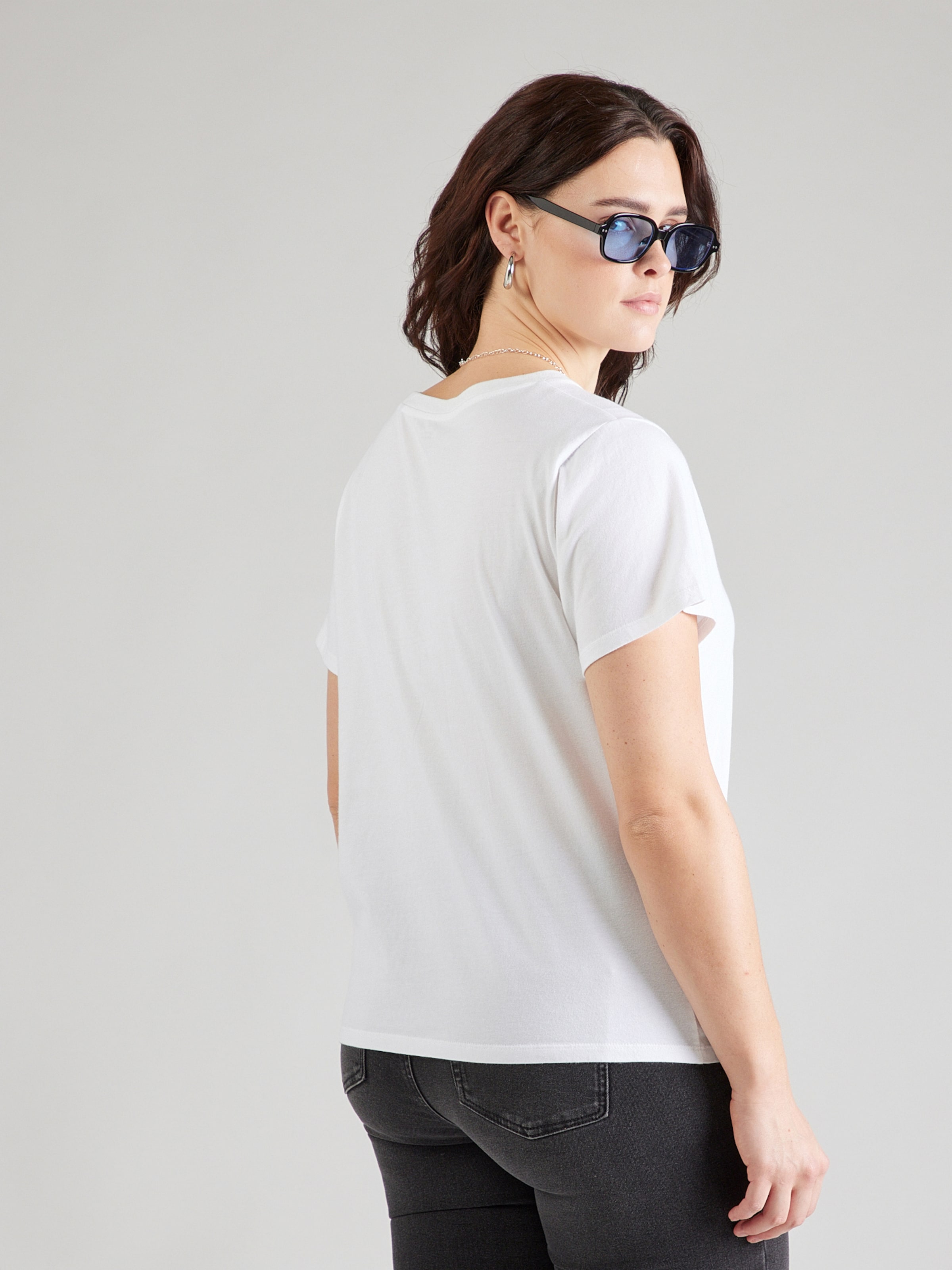 Levi's Plus Футболка 'PERFECT' в цвете Natural White — фото 3