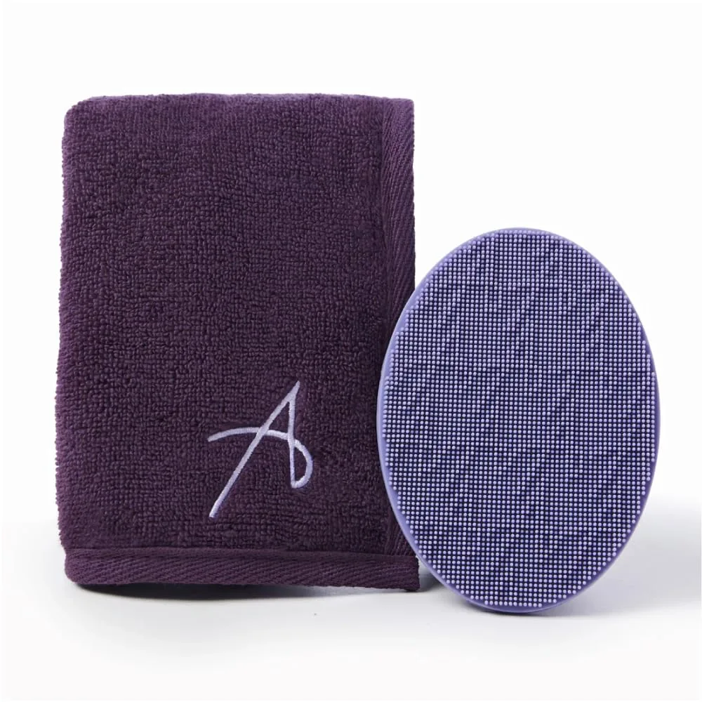 Набор Anisa Beauty Oval Brush Cleaning Pad and Drying Towel - силиконовая подушечка для глубокой очистки и мягкое полотенце для эффективной очистки кистей и быстрого высыхания.