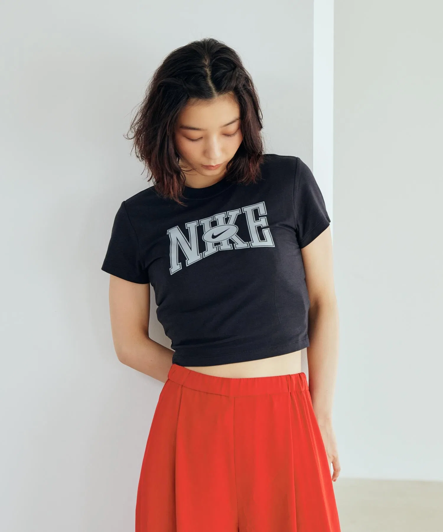 Женская футболка Nike Sportswear Slim Cropped T-Shirt — фото 2