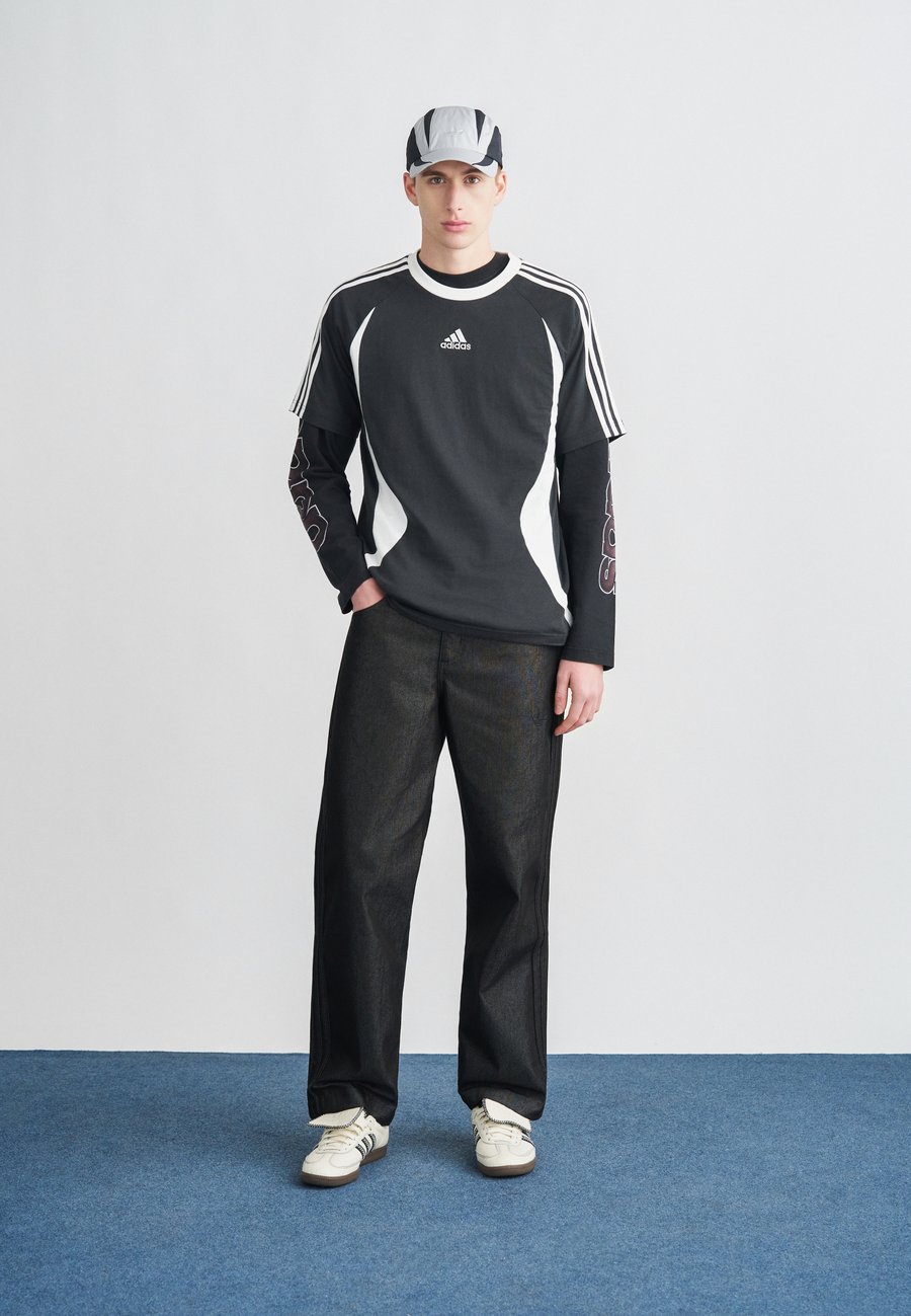 Футболка Adidas Originals TEAMGEIST TEE, Black/White/Black — фото 2