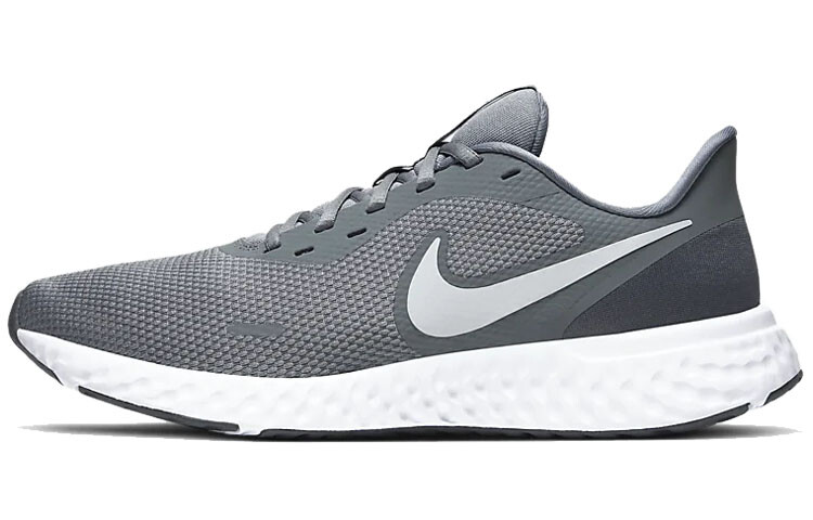 

Nike Revolution 5 крутой серый