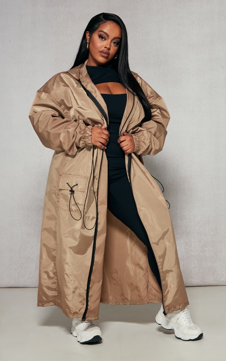

PrettyLittleThing Ветровка миди с пуговицами Plus Camel