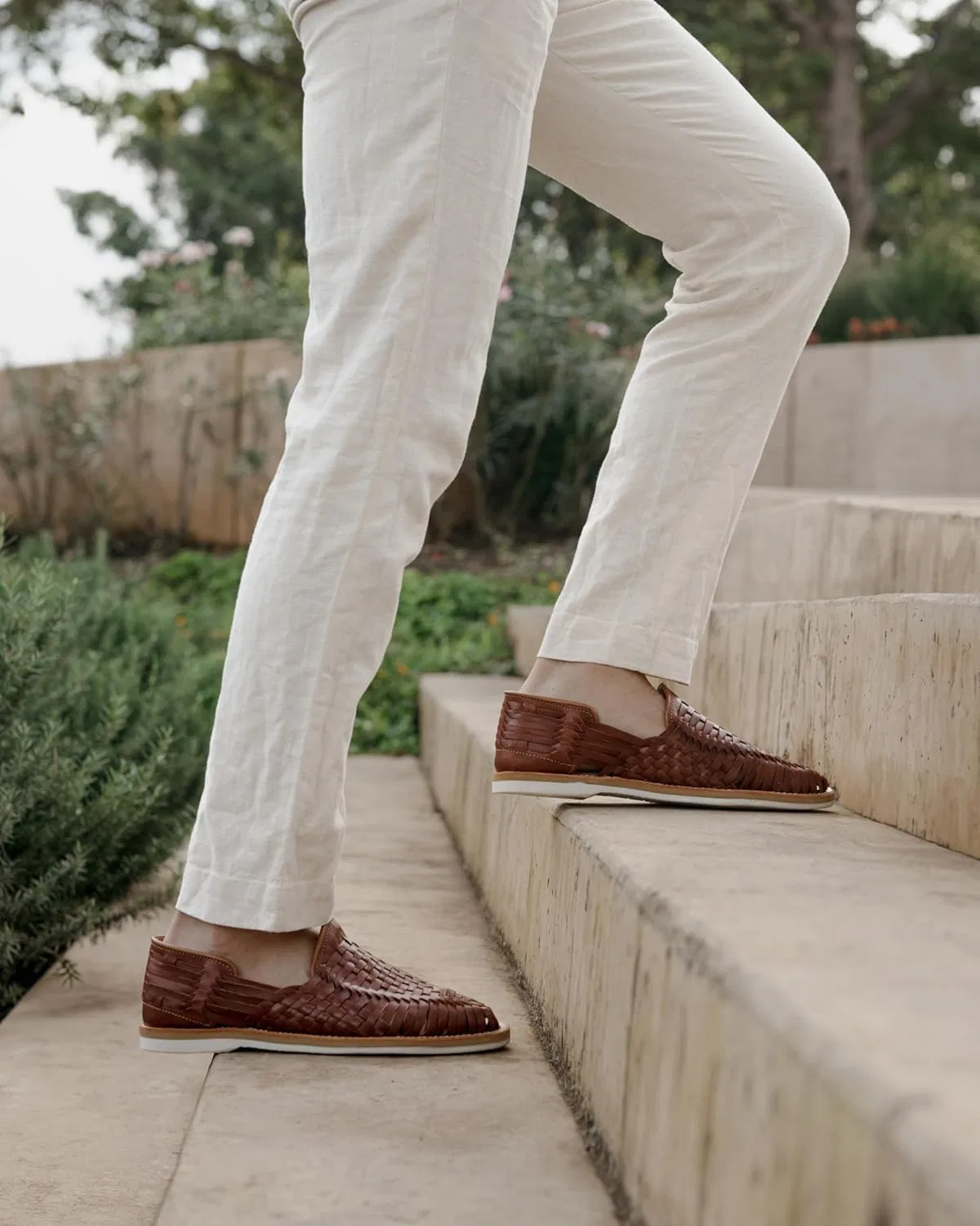 Мужские сандалии-слипоны Mexico en la Piel Huaraches из натуральной плетеной кожи, удобные, дышащие, повседневные, бежевого и шелдронового цвета — фото 3