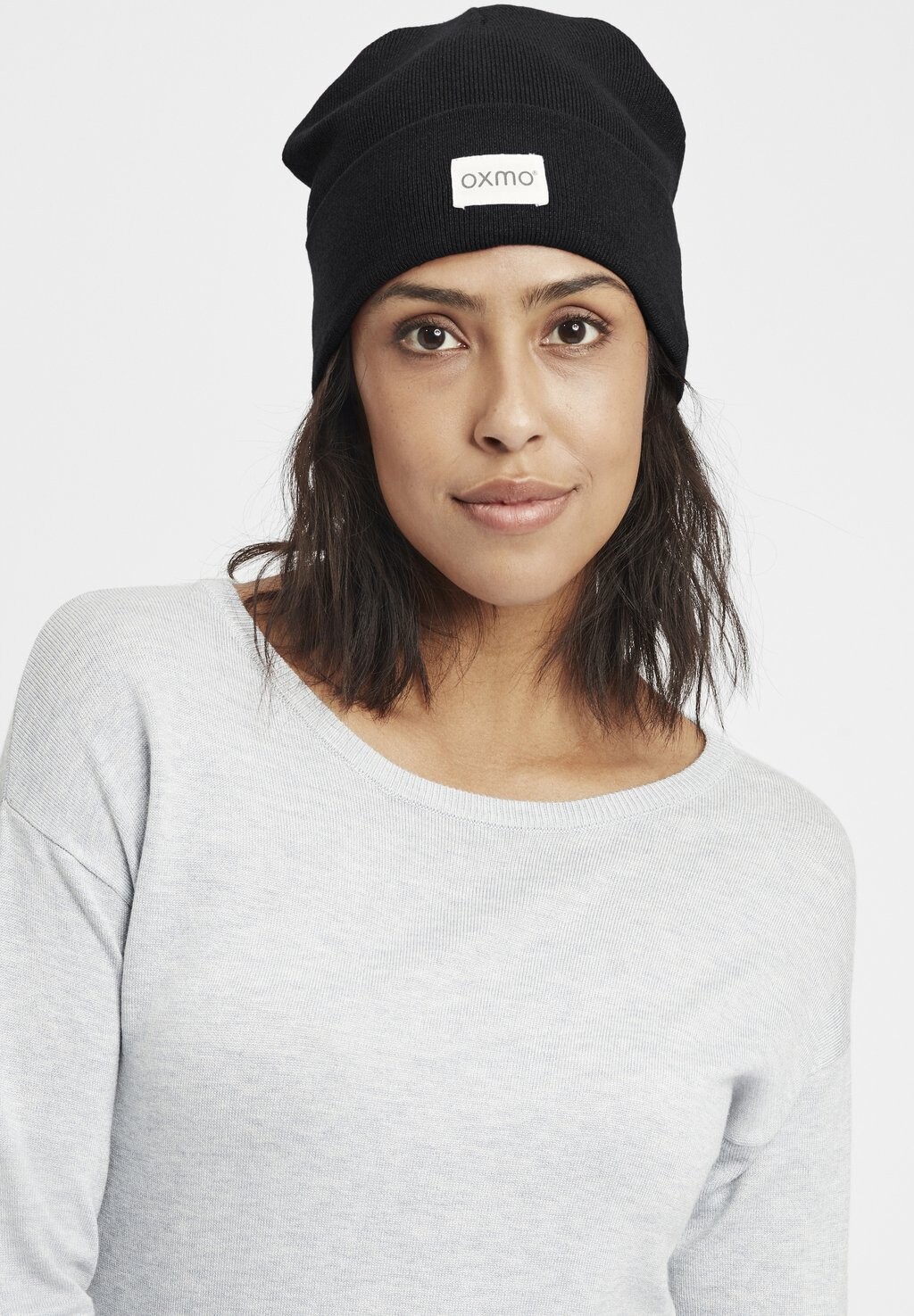 

Шапка OXBIENE Oxmo, цвет black