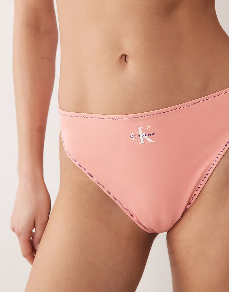 Розовые плавки бикини с высоким вырезом и логотипом Calvin Klein — фото 4