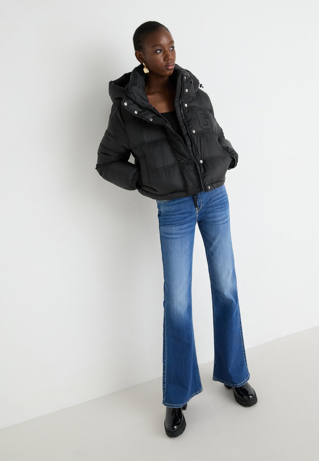 

Зимняя куртка LOGO CROPPED PUFFER GAP, черный