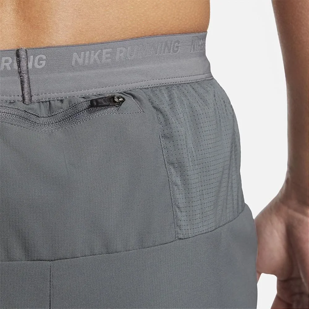 Nike мужские шорты Dri-FIT Stride 5" с подкладкой — фото 4