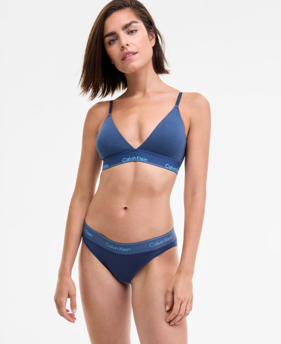 

Женский бюстгальтер-топ Icon из хлопка и модала с легкой подкладкой, треугольный, модель QF8498 Calvin Klein, Dark Denim