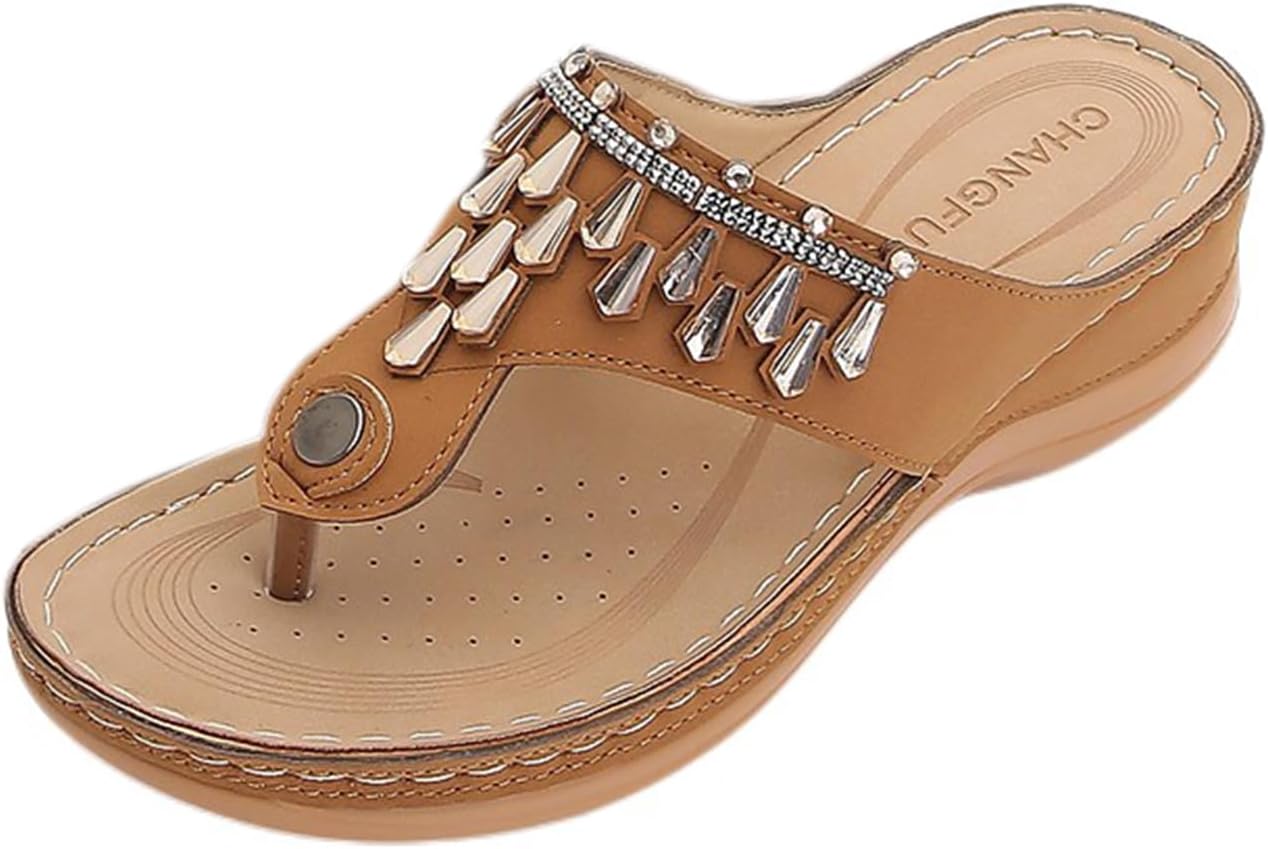 

Женские платформенные босоножки на танкетке с декоративными стразами, праздничные тапочки для женщин, шлепанцы, удобные повседневные летние пляжные слайд-сандалии с противоскользящей подошвой Generic, коричневый